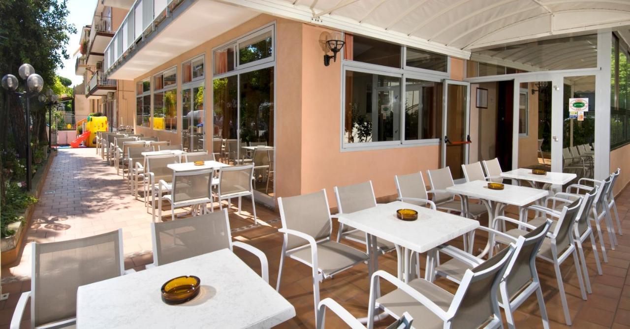 Hotel Casadei Rimini Ngoại thất bức ảnh