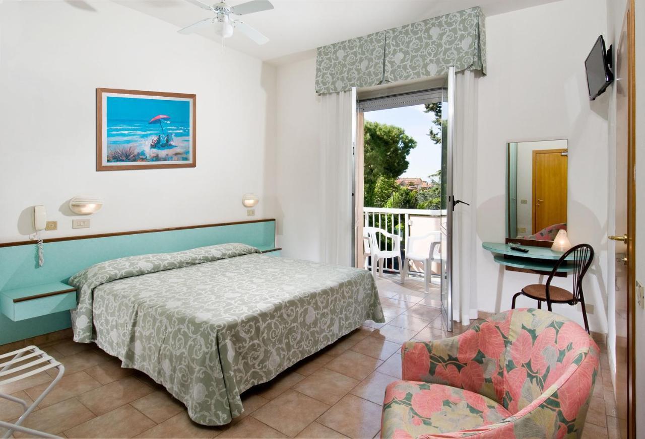 Hotel Casadei Rimini Ngoại thất bức ảnh