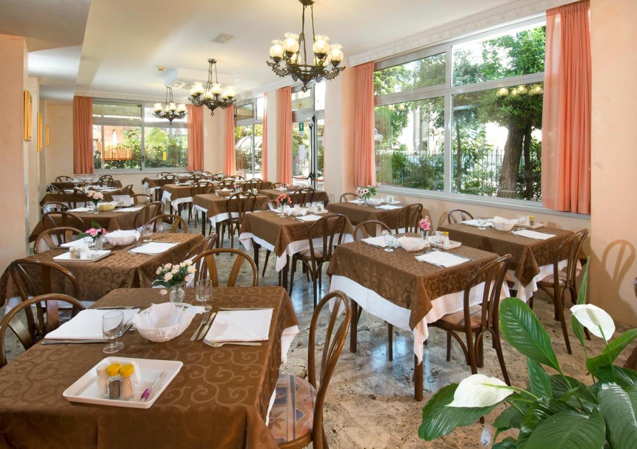 Hotel Casadei Rimini Ngoại thất bức ảnh