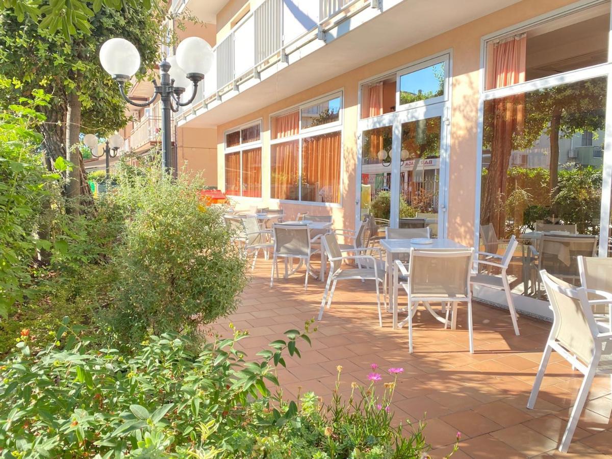 Hotel Casadei Rimini Ngoại thất bức ảnh