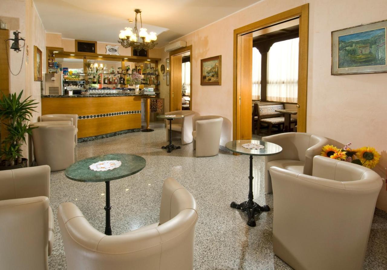 Hotel Casadei Rimini Ngoại thất bức ảnh