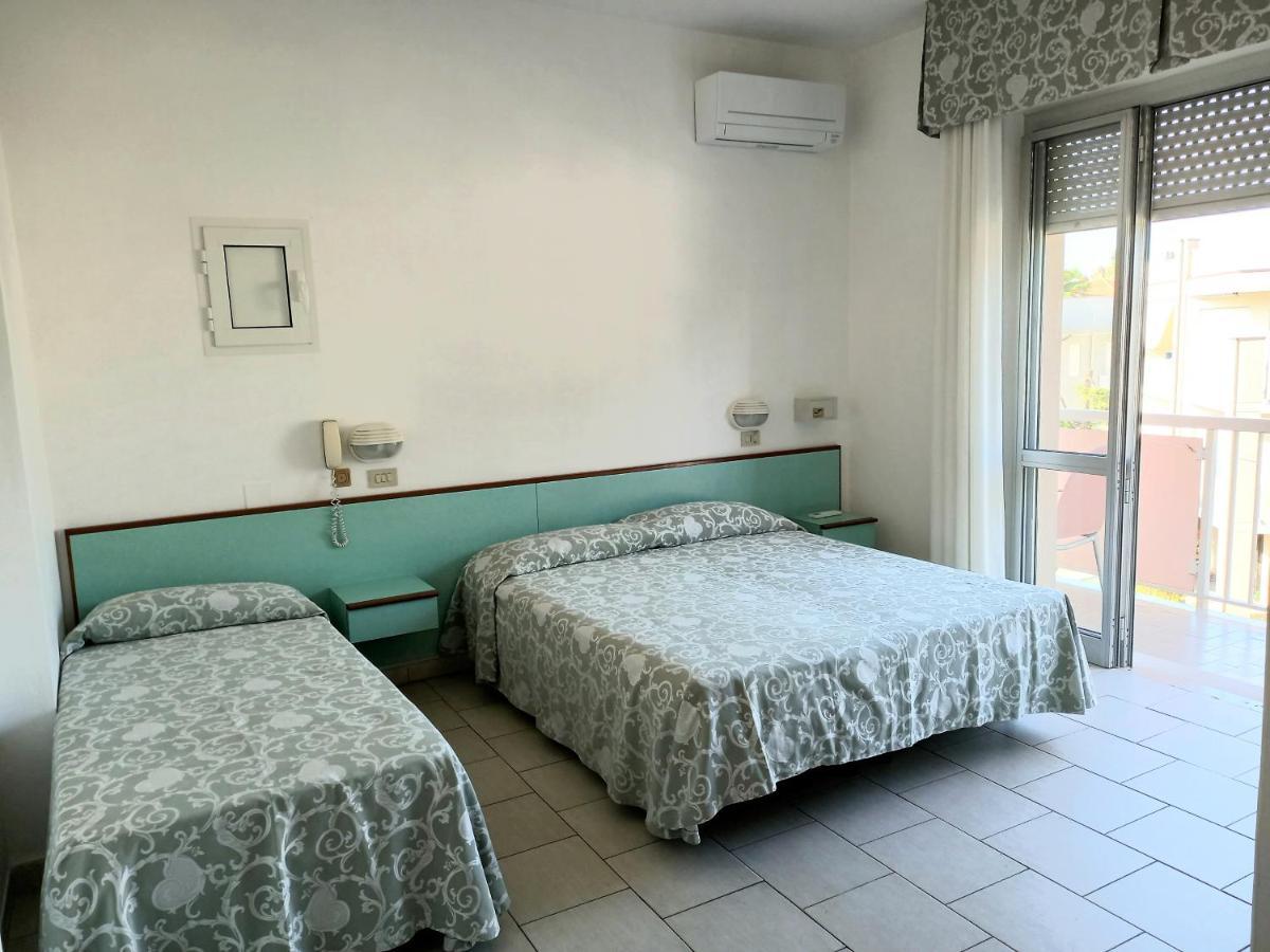 Hotel Casadei Rimini Ngoại thất bức ảnh