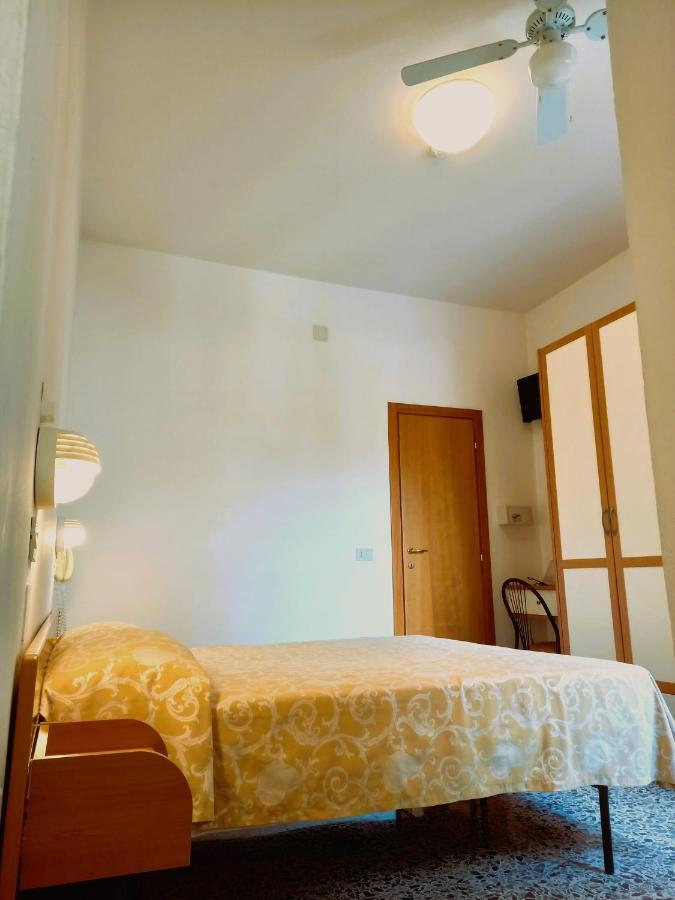 Hotel Casadei Rimini Ngoại thất bức ảnh